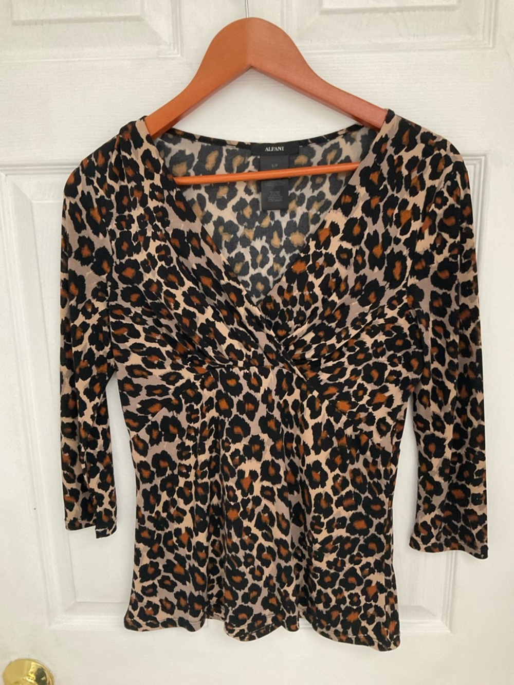 Alfa I Leopard-Print Twist-Front 3/4 Sleeve Top - Brown/Black